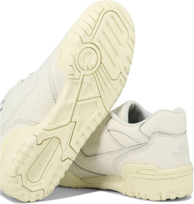 New Balance Witte Sneakers Urban Stijl