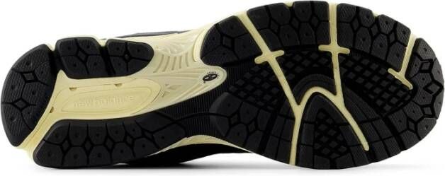 New Balance Zwarte Leren Mesh Sneakers 2002 RIB
