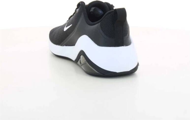 Nike Bella 7 Sneakers