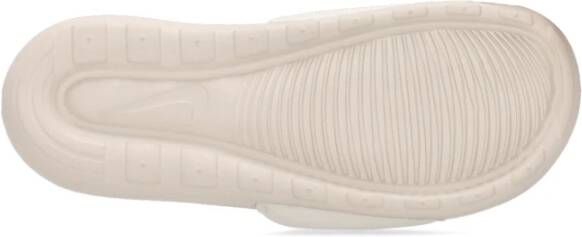 Nike Comfortabele Rubberen Slippers met Textuur Voetbed White Unisex