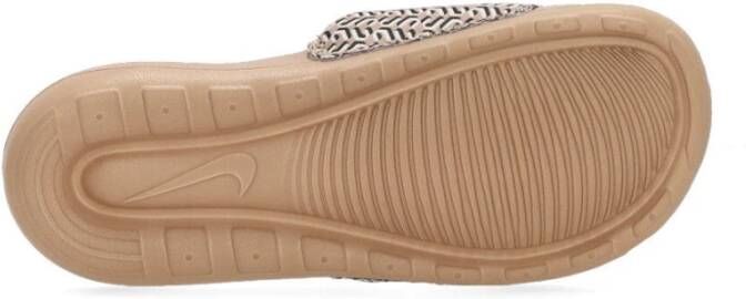 Nike Comfortabele rubberen slippers met textuurvoetbed White Unisex
