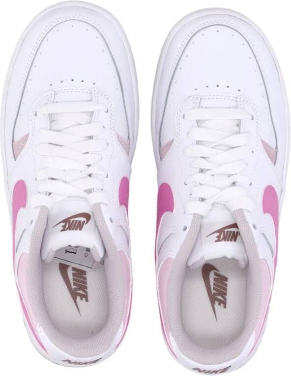 Nike Lage Schoen met Roze en Violette Accenten