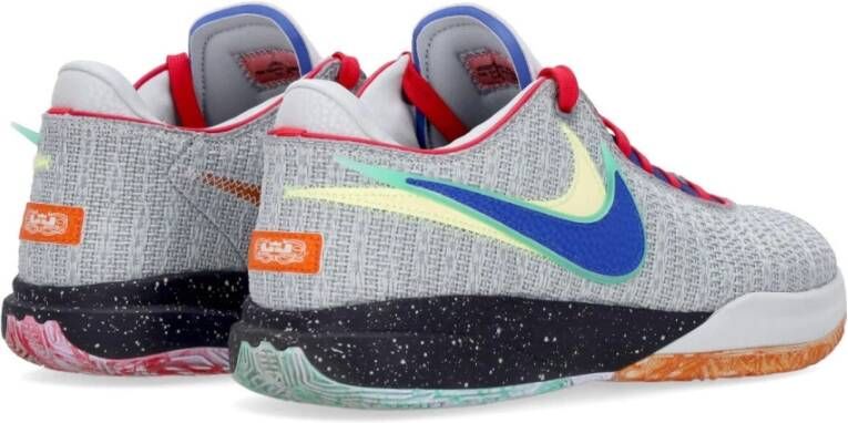 Nike Licht Zilveren Basketbalschoen met Xx Logo Gray Heren