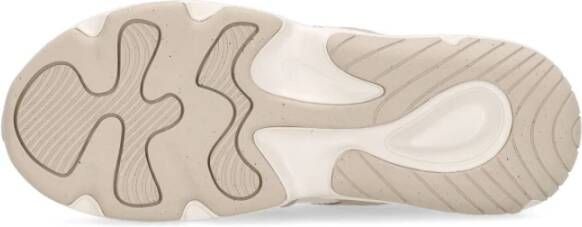 Nike Phantom Lage Sneaker met Swoosh Logo Beige Dames