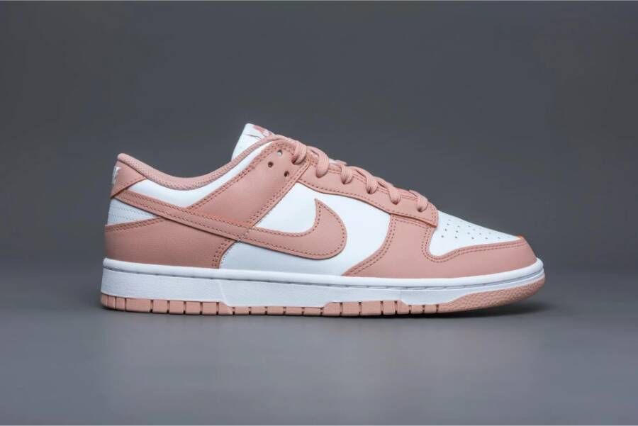 Nike Rose Whisper Low Top Sneakers Roze Unisex