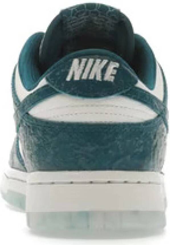 Nike Leren Dunk Low Sneakers Blauw Dames