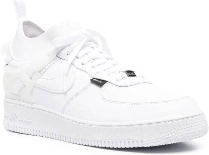 Nike Witte Leren Sneakers met Iconisch Logo Wit Dames