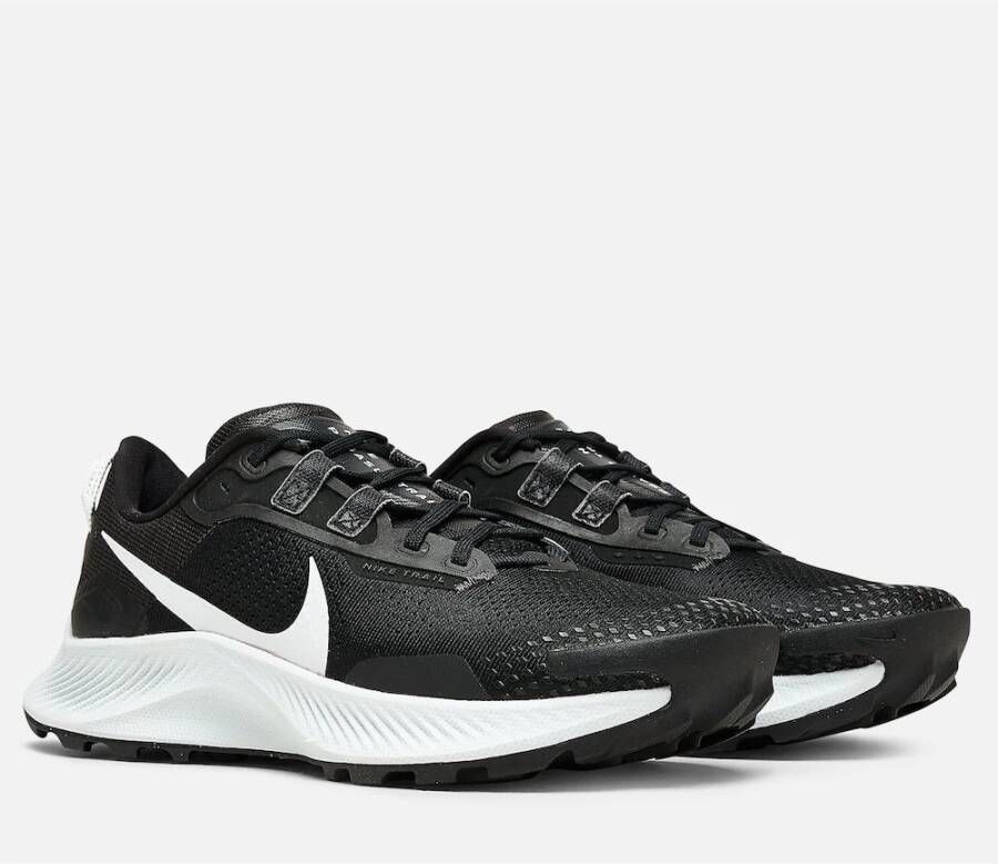 Nike Stijlvolle en Comfortabele Trail 3 Sneakers Zwart Dames