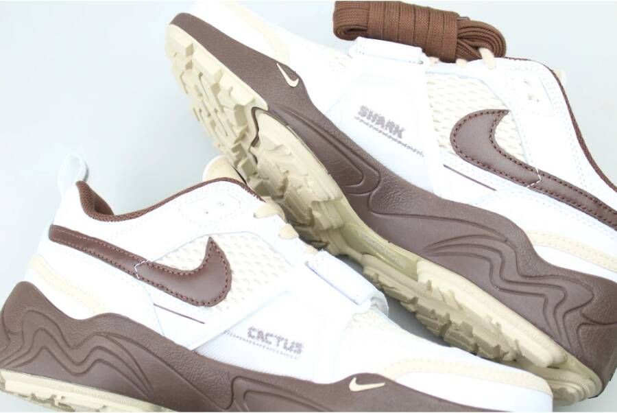 Nike Travis Scott 'Light Chocolate' Sneakers