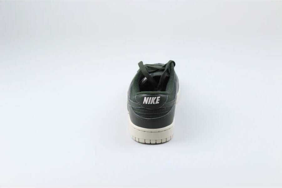 Nike Vintage Sequoia Lage Sneakers Green Heren