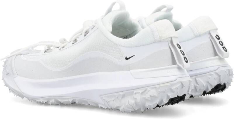 Nike Witte Mountain Fly 2 Low Sneakers White Dames