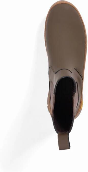 Norse Projects Minimalistische Chelsea Boot met Vibram Zool Brown Heren