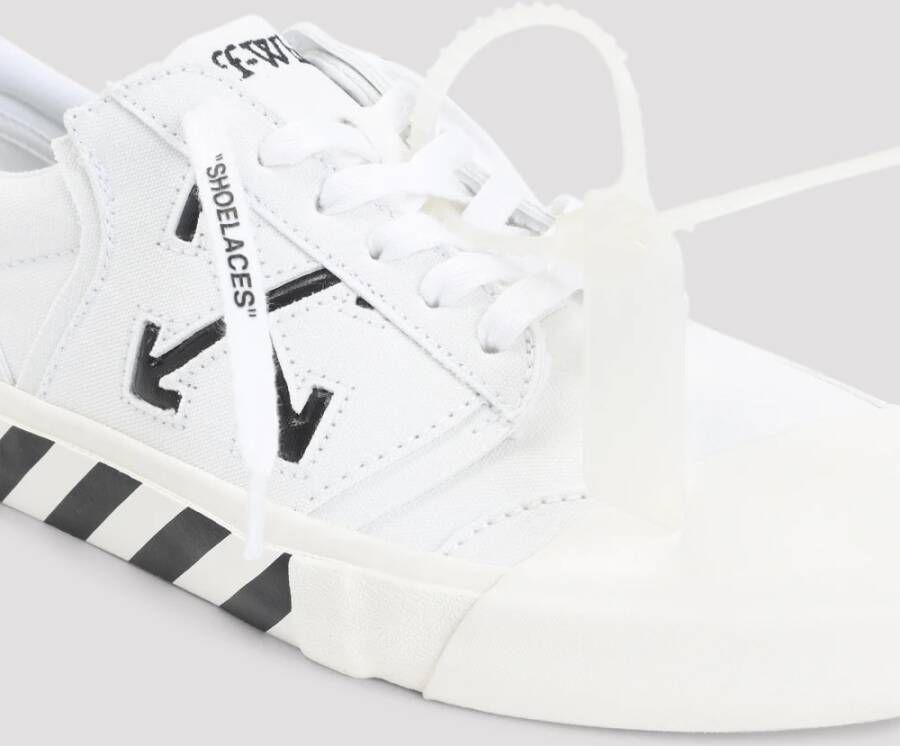 Off White Witte Canvas Sneakers met Pijllogo