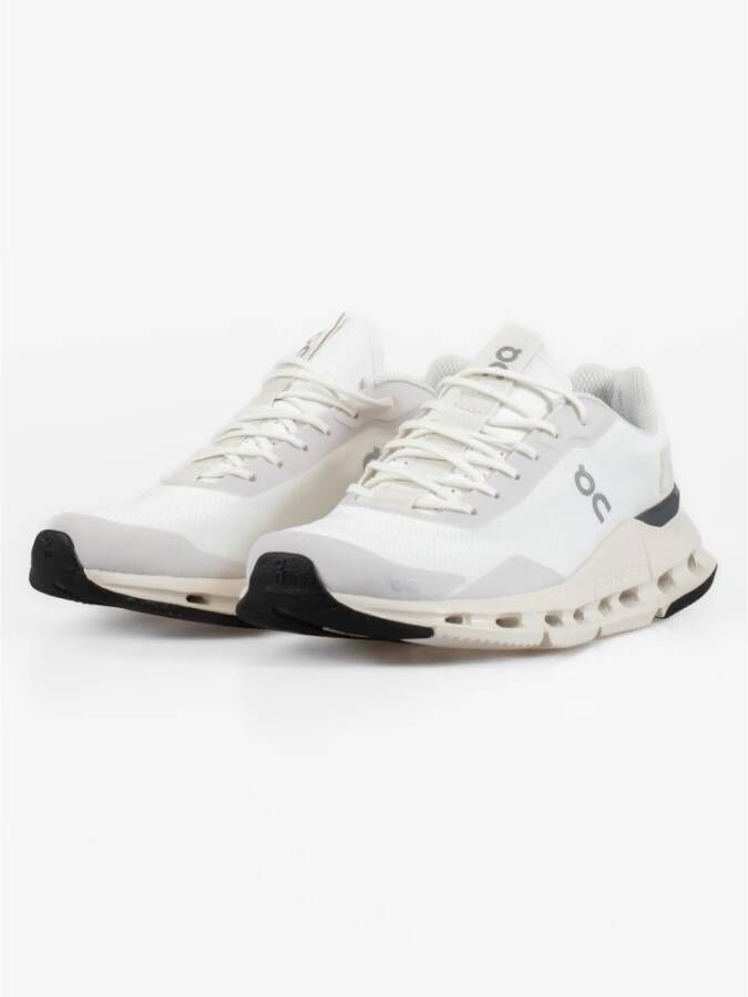 ON Running Cloudnova Form Sneakers White Dames