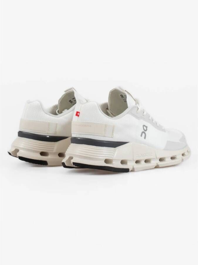 ON Running Cloudnova Form Sneakers White Dames