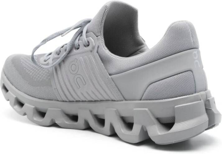 On Running Grijze Sneakers met Stijlvol Ontwerp