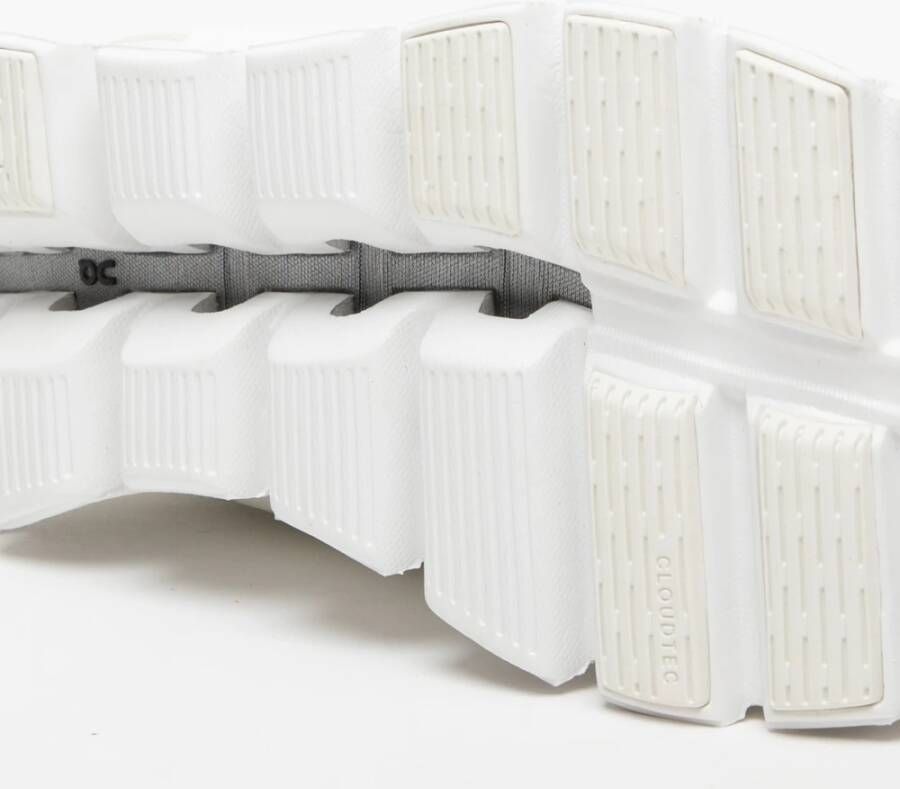 ON Running Sneakers White Dames