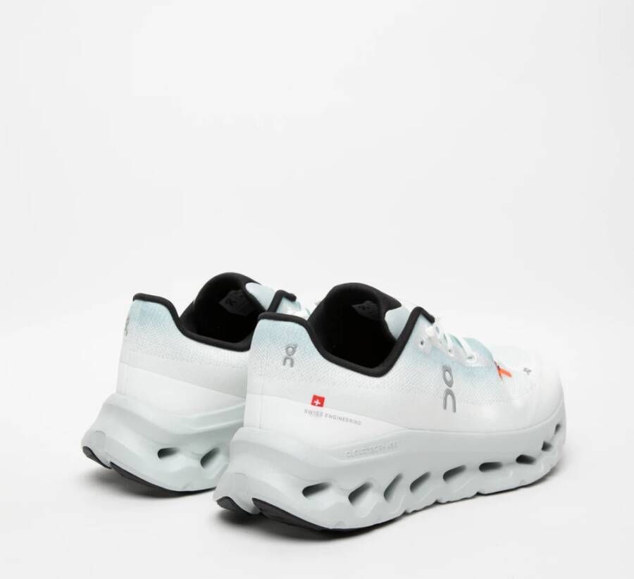 ON Running Witte Slip-On Sneakers Elastische Veters White Heren