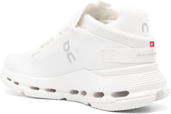 On Running Witte Sneakers met CloudTec Demping