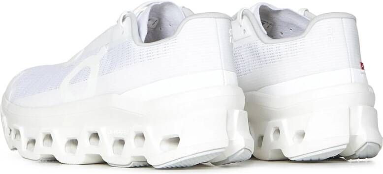 On Running Witte Sneakers met Vetersluiting