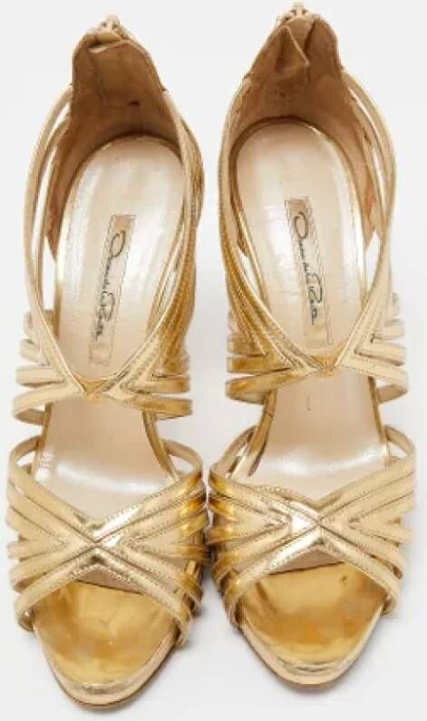 Oscar De La Renta Pre-owned Leather sandals Yellow Dames
