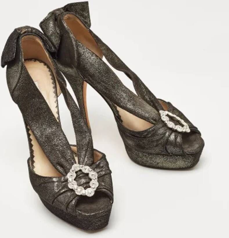 Oscar De La Renta Pre-owned Suede heels Gray Dames