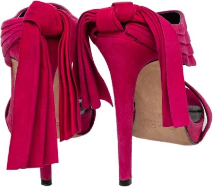 Oscar De La Renta Pre-owned Suede sandals Pink Dames