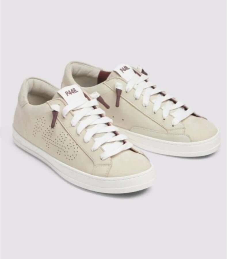 P448 Roomkleurige Suède Sneakers met Wijnaccenten