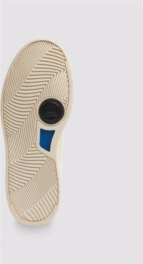 P448 Sneakers van crèmekleurig nubuckleer