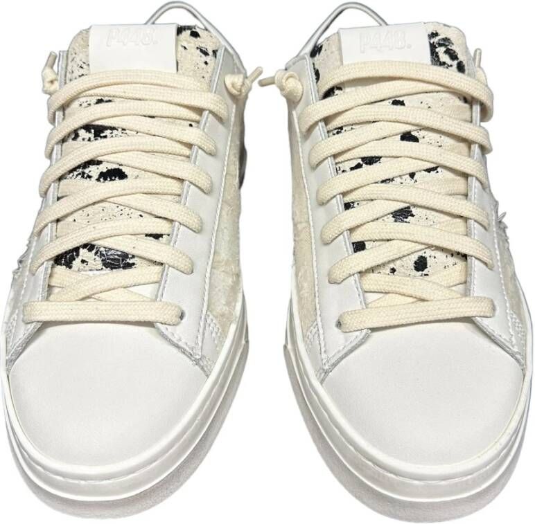 P448 Sneakers van verouderd leer met logodetails White Dames