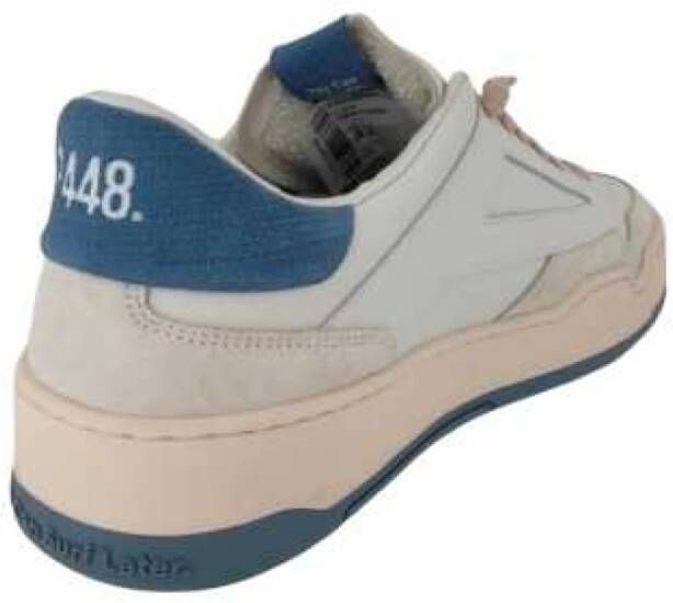 P448 Witte leren sneakers met blauwe details