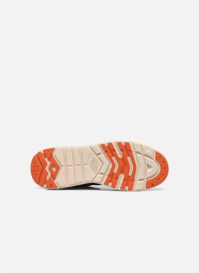 Palladium Zwarte Sneaker met Modern Ontwerp