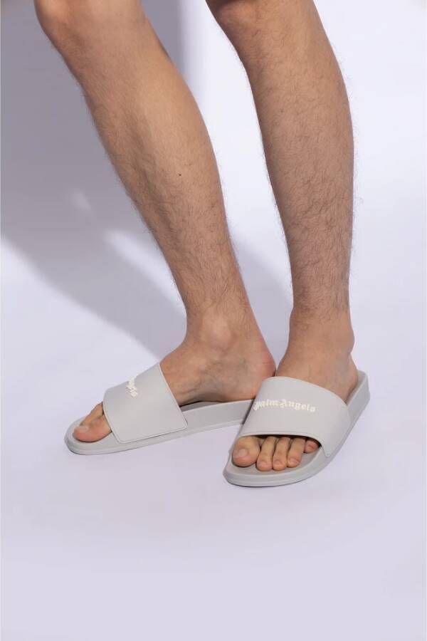 Palm Angels Badslippers met logo-reliëf Grijs - Foto 2