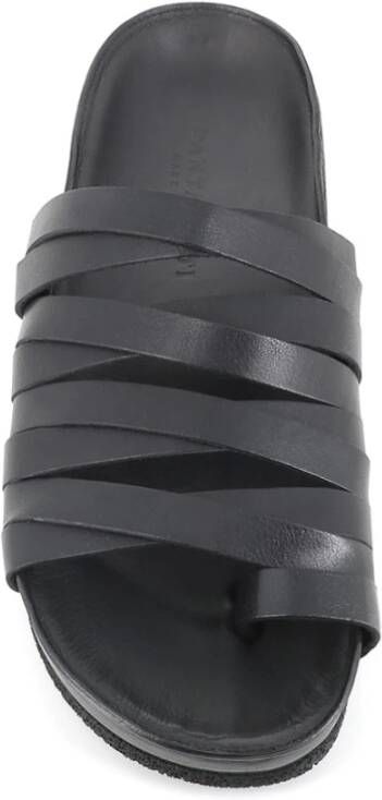 Pantanetti Gekruiste leren sandalen in zwart