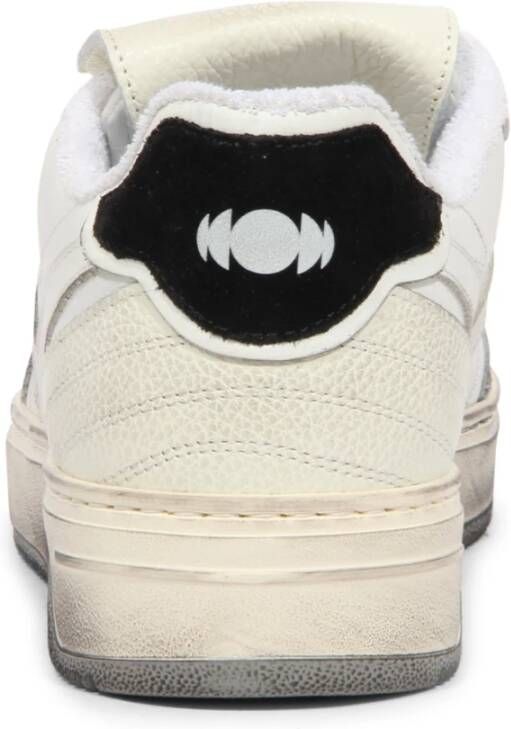 Pantofola d'Oro Vintage Effect Schoenen in Wit Zwart