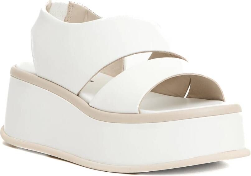 Patrizia Bonfanti Witte Leren Sleehak Sandalen Ss25