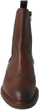 Pertini Bruine leren enkellaars met brogue details