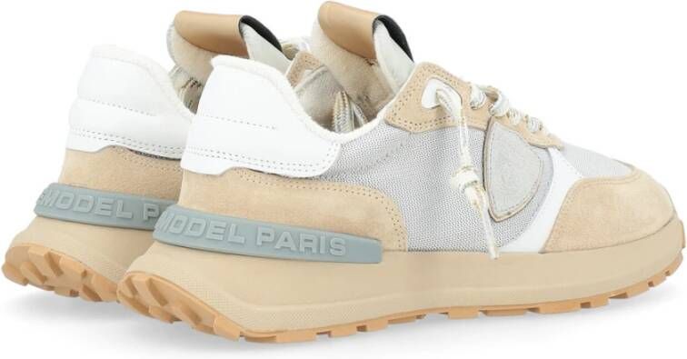 Philippe Model Beige Suede Antibes Sneaker met Zilveren Mesh Beige Dames