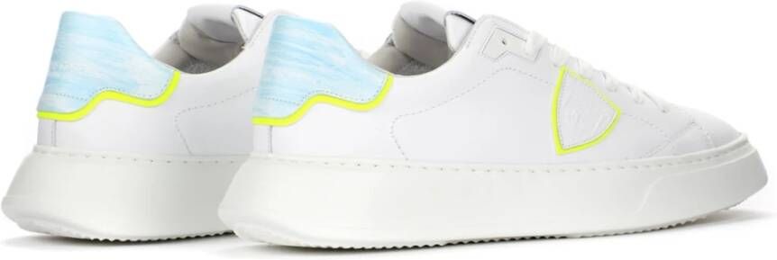 Philippe Model Witte Leren Sneakers met Blauwe Hak en Fluorescerende Gele Details Wit Heren