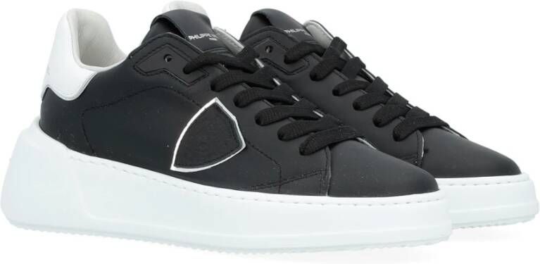 Philippe Model Zwarte Leren Lage Sneakers met Zilveren Logo Zwart Dames