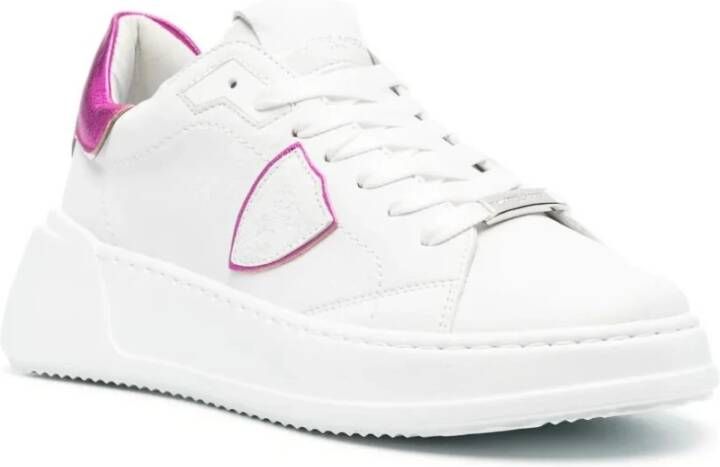 Philippe Model Witte Leren Temple Sneakers met Fuchsia Metallic Details Wit Dames