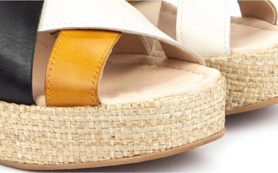 Pikolinos Flat Sandals Beige Dames