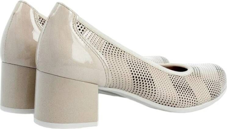 Pitillos Beige Casual Patent Leather Women's Shoes Beige Dames