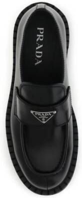 Prada Chocolade Leren Loafers met Metalen Driehoek