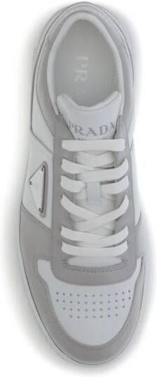 Prada Downtown Sneakers met reliëflogo