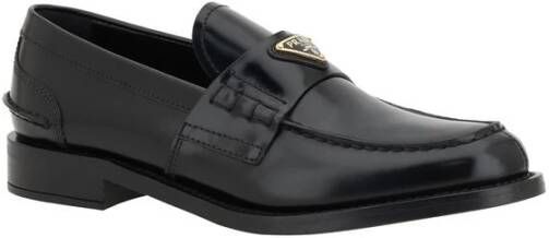 Prada Elegante leren loafers met iconische details Black Dames