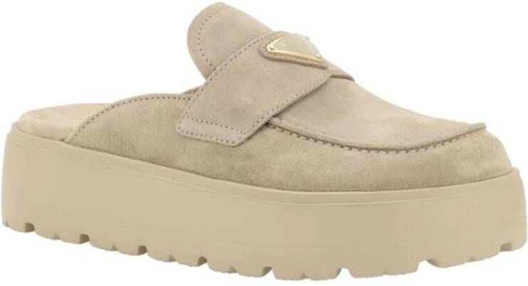 Prada Elegante Suède Loafers Muiltjes met Sleehak Beige Dames