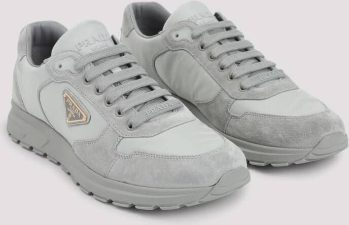 Prada Grijze Sneakers Stijlvolle Moderne Comfortabele Schoenen