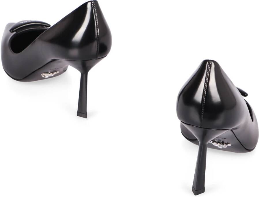 Prada Kalfsleren Pumps met Puntige Neus