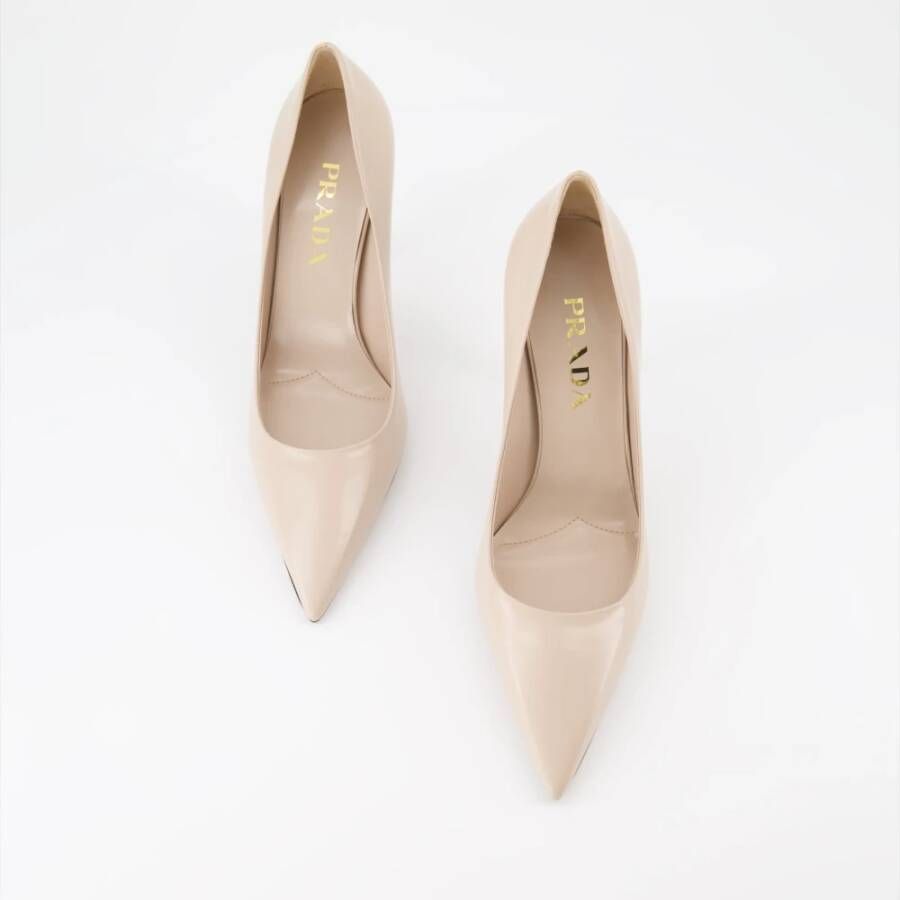 Prada Leren Instap Pumps met Puntige Neus Pink Dames